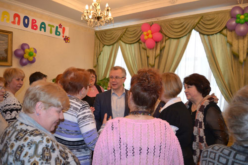 Депутат В.Е. Агафонов поздравил женщин с Праздником Весны 8 марта