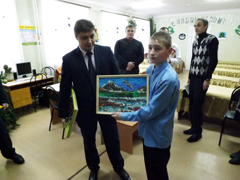Депутат Вячеслав Монахов поздравил воспитанников Богородского детского дома с наступающим Новым годом
