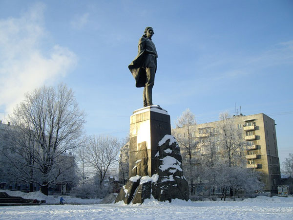 28 марта исполняется 145 лет со дня рождения А.М.Горького. Глава города О.В. Сорокин возложит цветы к памятнику знаменитого писателя