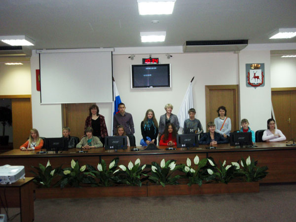 Депутат И.Н. Карнилин организовал экскурсию для школьников
