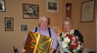 Глава городаОлег Сорокин поздравил супружескую чету Дроздовых с 50 - летием семейной жизни