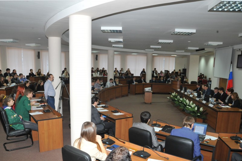 10 декабря состоялось расширенное заседание Молодежной палаты, которое открыл Глава города Олег Сорокин