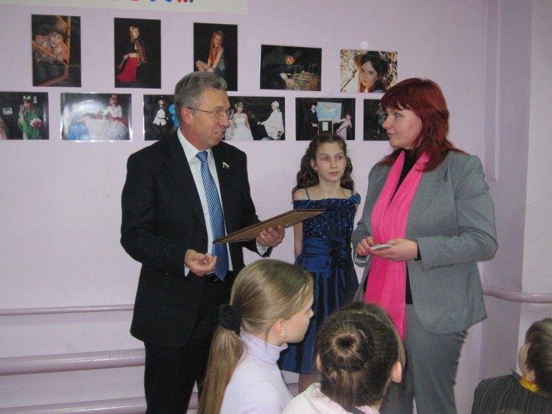Депутат А.Ю. Волков поздравил детский клуб Кварц с 25-летним юбилеем