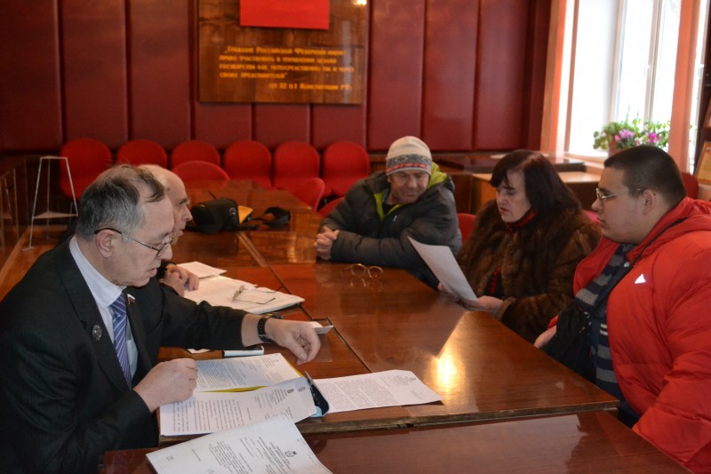 Депутат И.М. Богданов провел прием граждан 11-го  избирательного округа