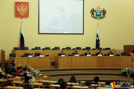 Председатель Молодежной палаты Игорь Седых провел заседание федерального Молодежного парламента в Тюмени