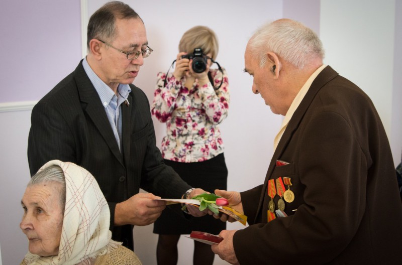 Депутат Игорь  Богданов поздравил  ветеранов