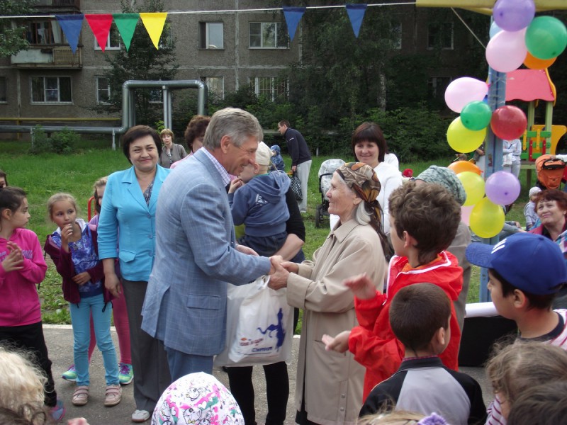 День семьи, любви и верности отметили в Ленинском районе по инициативе депутата Ивана  Карнилина