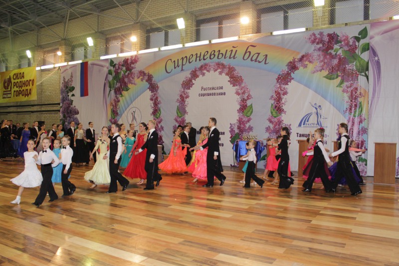 Депутат Игорь Богданов выступил организатором конкурса по спортивным бальным танцам «Сиреневый бал»