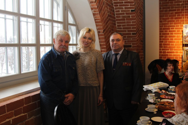 Депутат Анна Татаринцева организовала чаепитие для ветеранов в честь Дня матери