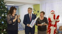 Иван Карнилин вручил подарки воспитанникам детского сада № 155