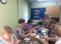 Жители ТОС Нартова учатся вышивать лентами