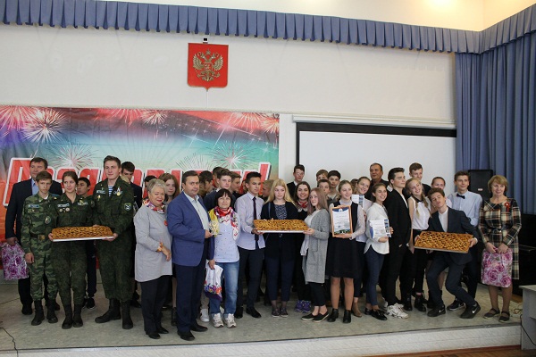 Подведены итоги конкурса «Лучшая подростковая трудовая бригада» среди учащихся школ Ленинского района.
