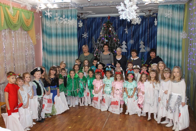 Маленькие канавинцы получили рождественские подарки от Дмитрия Барыкина
