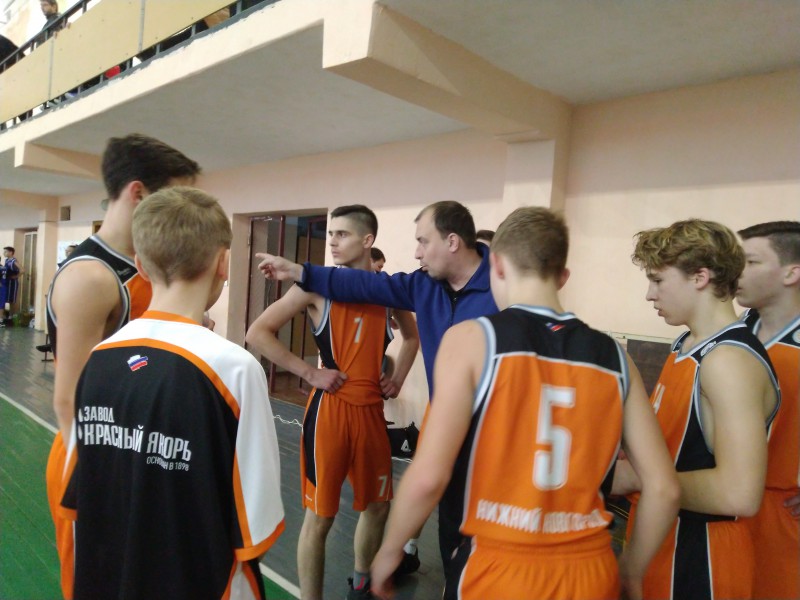 Дмитрий Барыкин помог юным баскетболистам поехать на соревнования