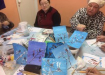 В клубе любителей живописи ТОС Б. Корнилова занимаются правополушарным рисованием