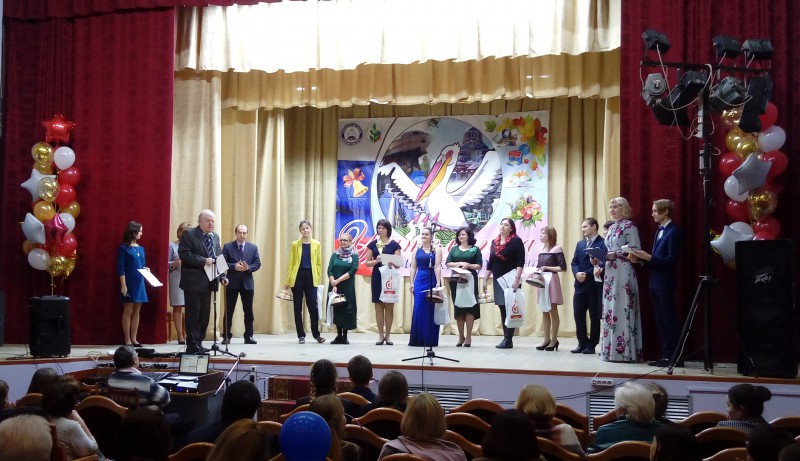 Финалисты районного конкурса Учитель года получили подарки от Дмитрия Кузина