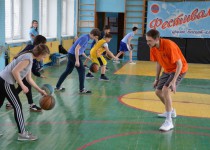 «Уроки Баскет-клуба» для молодых людей в ТОС микрорайона «Березовский»