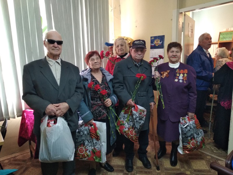 Владимир Амельченко поздравил с 9 Мая участников Великой Отечественной войны в Автозаводском районе
