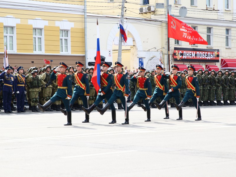 Депутаты городской Думы приветствовали военный парад,  посвященный 74-ой годовщине победы в Великой Отечественной войне