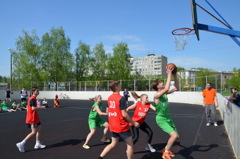 Юрий Ерофеев оказал содействие в проведении турнира по уличному баскетболу «День Победы»
