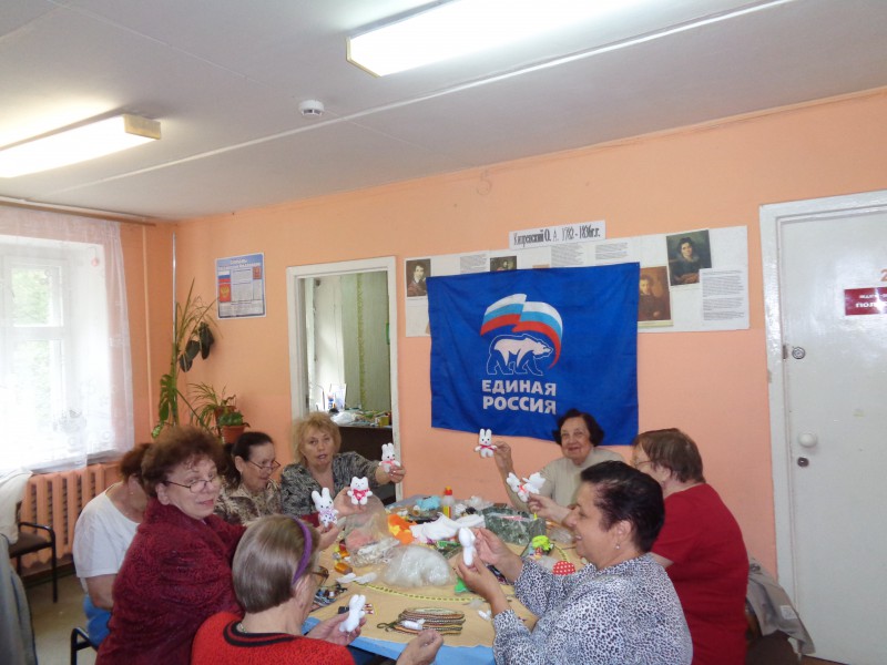 Очередное занятия кружка «Мягкая игрушка «состоялось в ТОС Б. Корнилова
