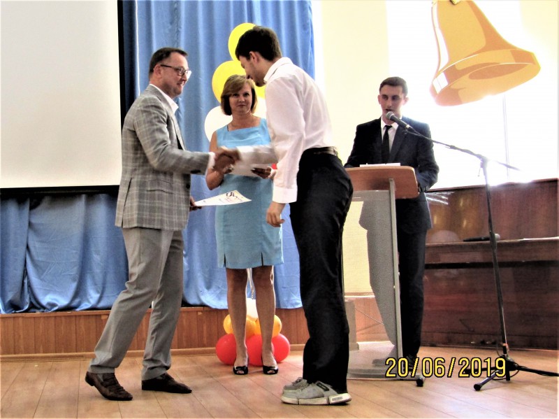 Роман Буланов поздравил школьников - победителей олимпиад