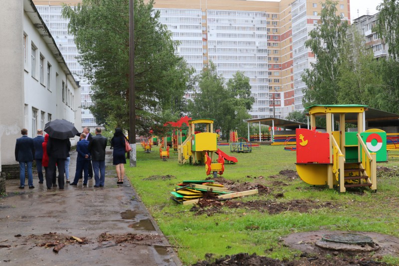 Николай Сатаев взял под контроль проведение конкурса по капремонту детского сада на ул. Есенина