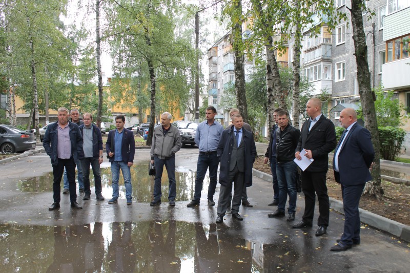 Андрей Дранишников оценил качество благоустроенных дворовых территорий в Ленинском районе