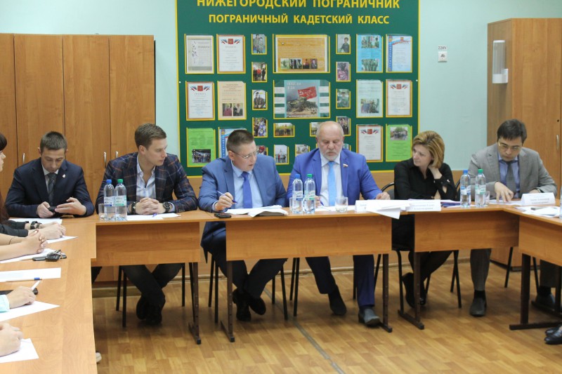 Андрей Дранишников принял участие в обсуждении вопроса о передаче «Кадетской школы-интерната» в областную собственность