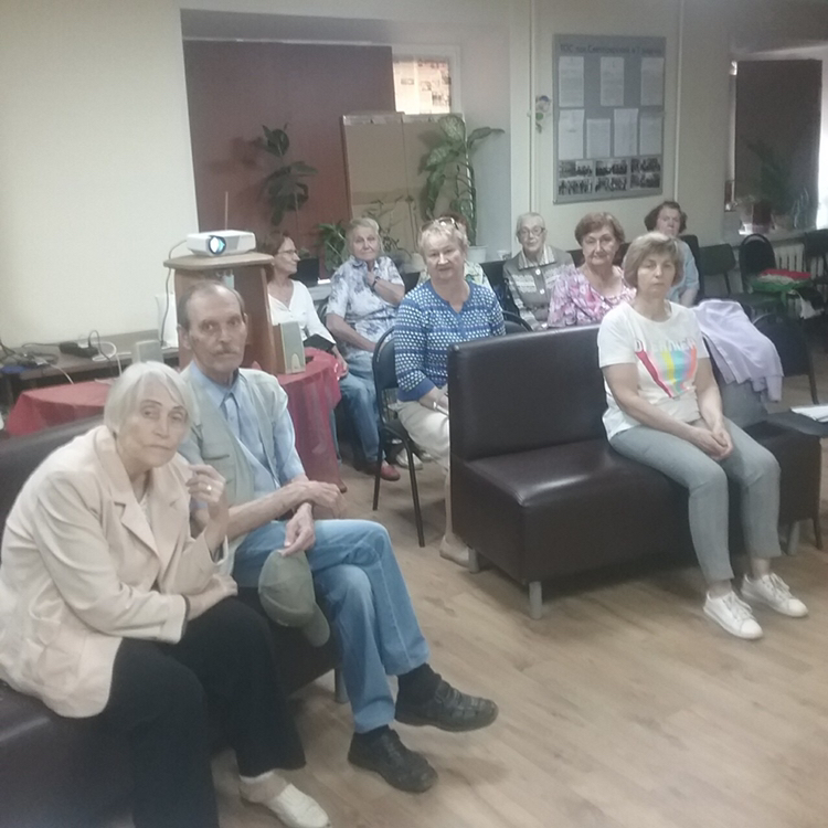 Клуб любителей истории продолжает свои встречи в ТОС поселка Светлоярский и 7 микрорайона