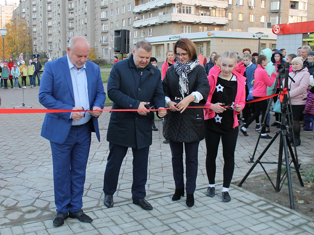 Андрей Дранишников принял участие в открытии площадки для воркаута в Ленинском районе