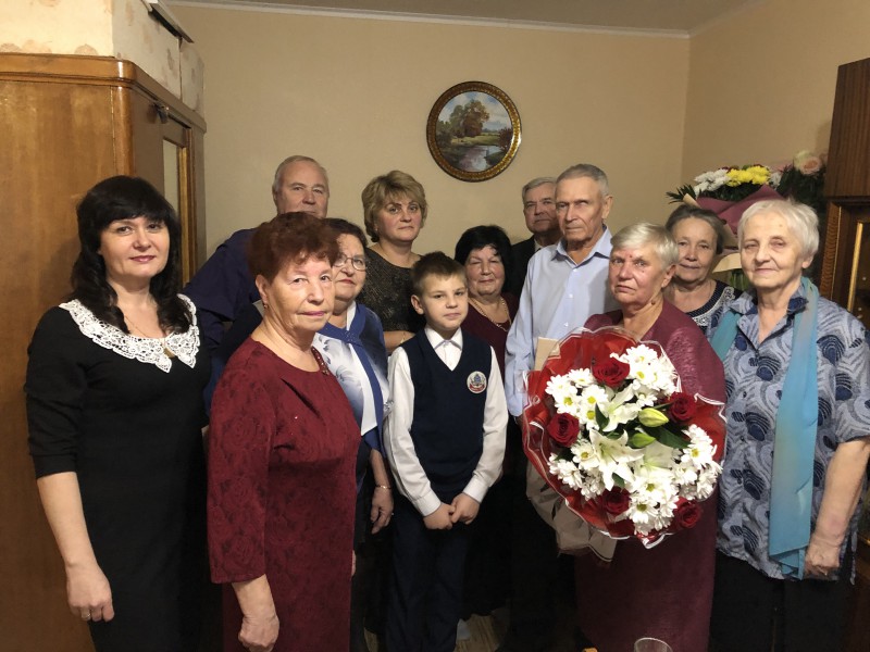 «Золотых» юбиляров супругов Смирновых чествовали в ТОС поселка Светлоярский и 7-го микрорайона