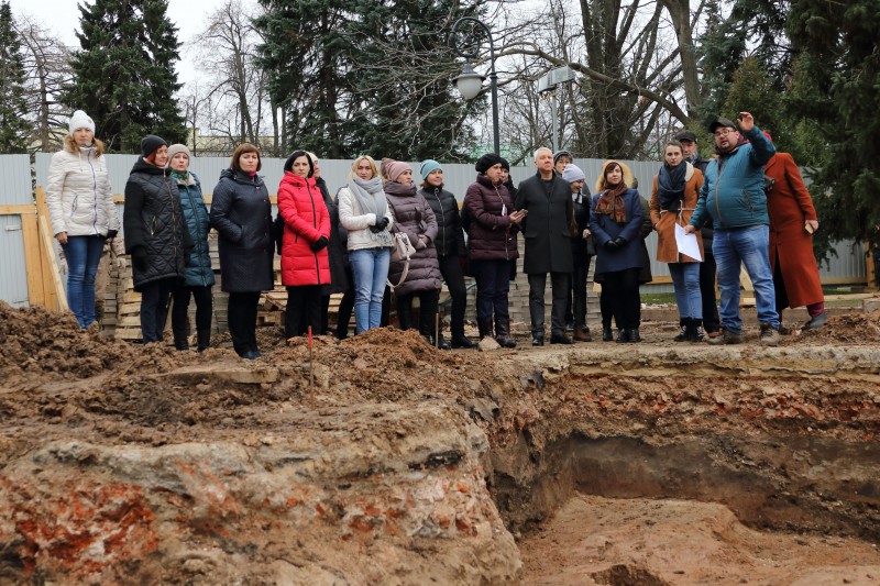 Сотрудники аппарата городской Думы посетили места археологических раскопок в Нижегородском кремле