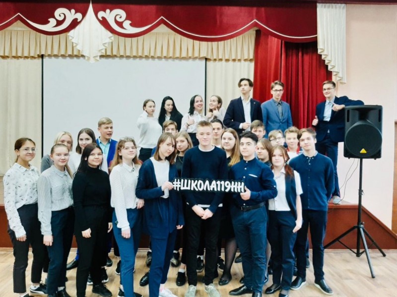Владимир Амельченко приобрел акустическую систему к юбилею школы № 119