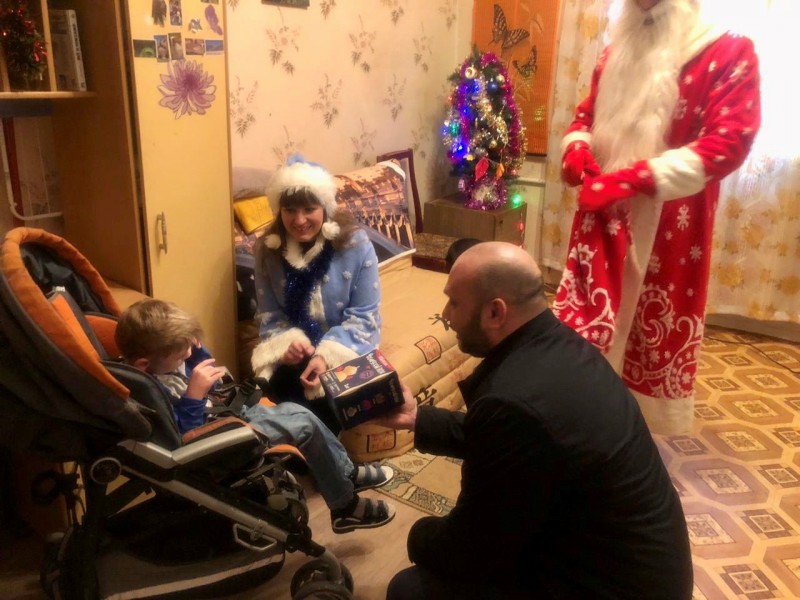 Владимир Поддымников поздравил семьи с особенными детьми с наступающим Новым годом