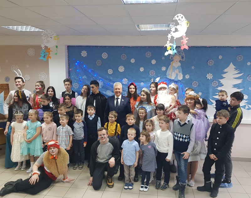 Шамиль Аляутдинов организовал новогодний праздник для детей микрорайона «Усиловский»