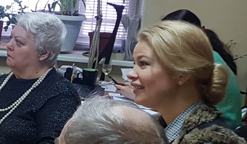 Анна Татаринцева поздравила жителей микрорайона Кузнечиха-2 со Старым Новым годом