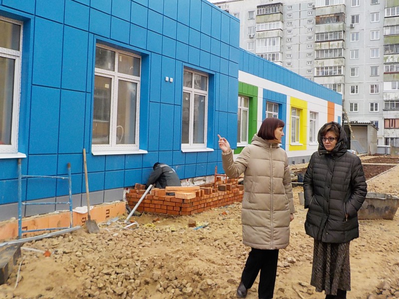 Ольга Балакина оценила ход работ на строительной площадке в детском саду № 469