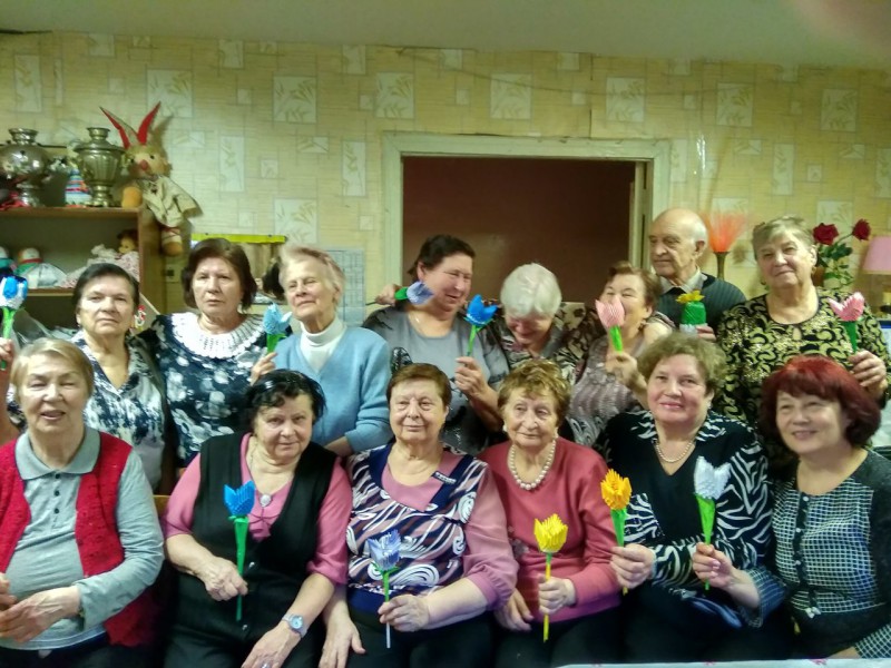 В ТОС Кузнечиха-1 поздравили женщин с 8 Марта
