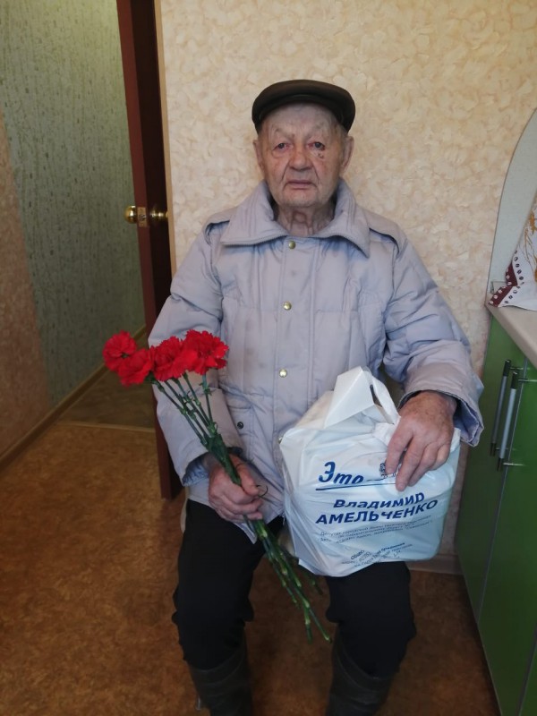 Владимир Амельченко поздравил ветеранов Великой Ответственной войны округа №7