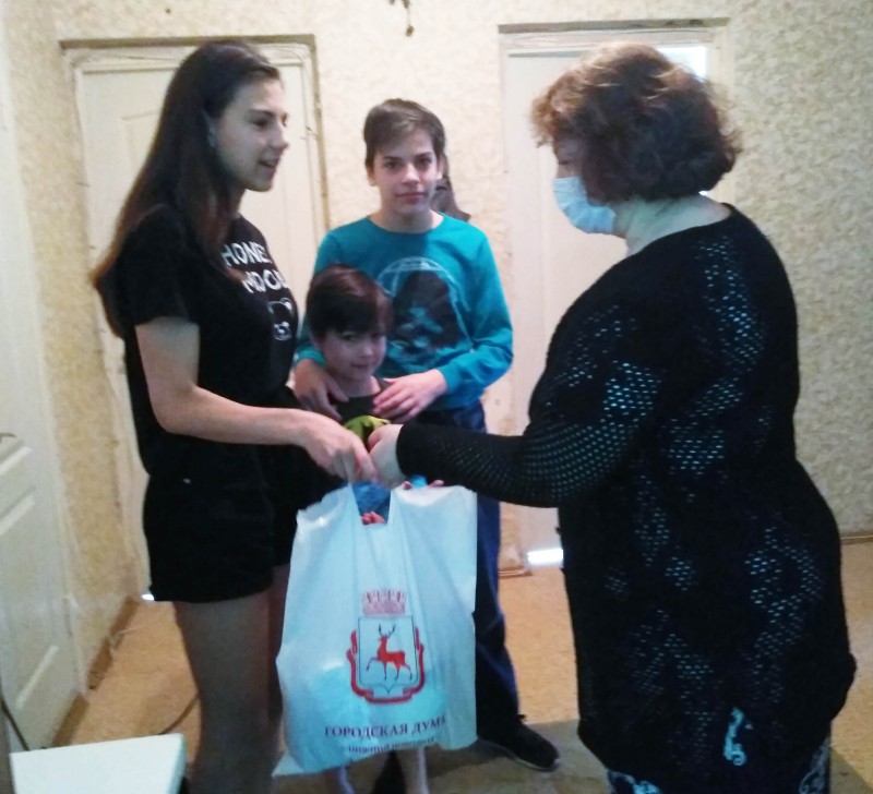 Ольга Балакина оказала помощь многодетным семьям
