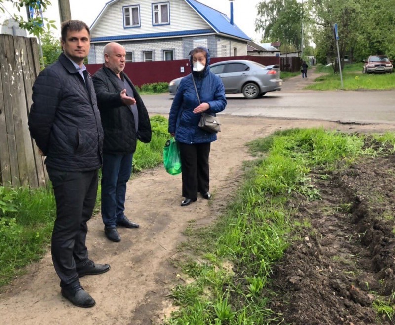 Андрей Дранишников выполнил просьбу жителей Ленинского района об остановочном павильоне