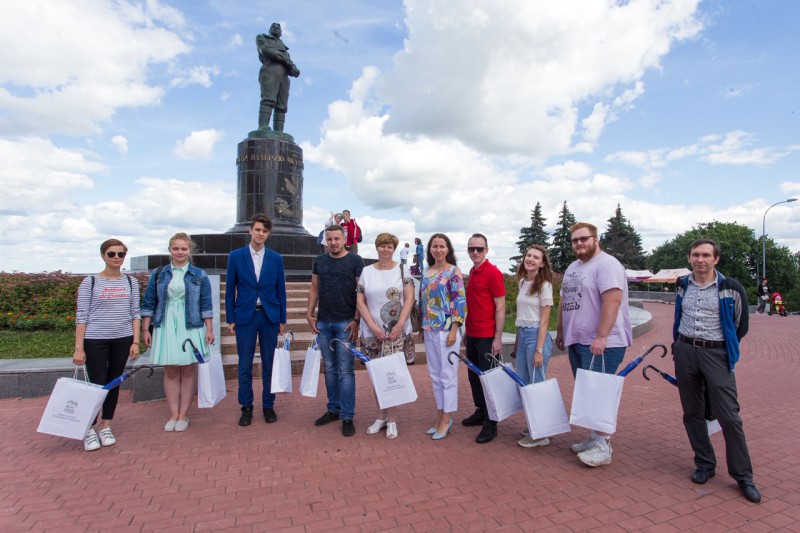 Татьяна Скоробогатова вместе с волонтерами приняла участие в экскурсии по Нижегородскому кремлю