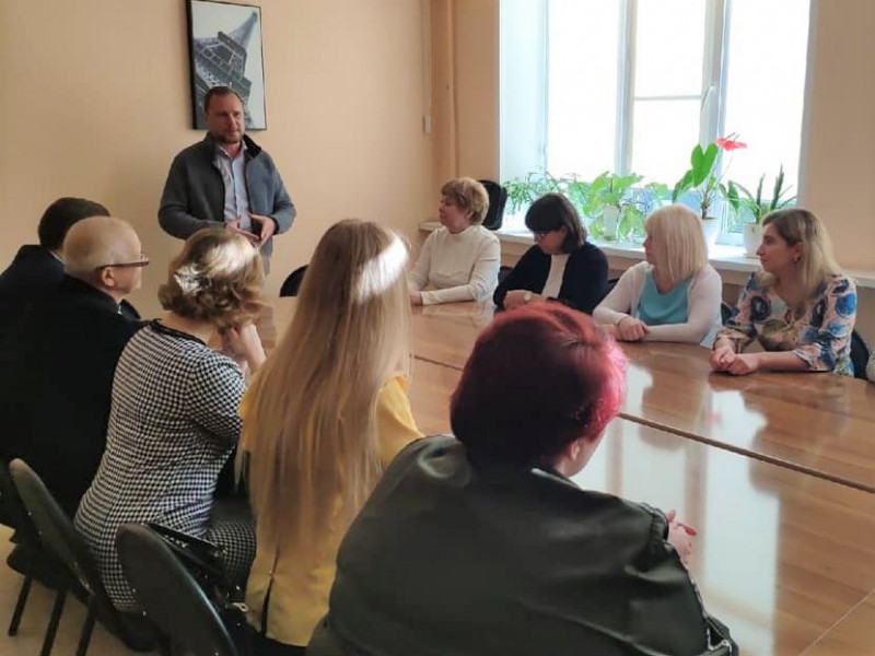 Николай Чернышов провел встречу с руководителями образовательных учреждений Приокского района