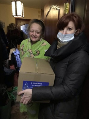 Оксана Дектерева привезла продукты семья, воспитывающим детей с инвалидностью