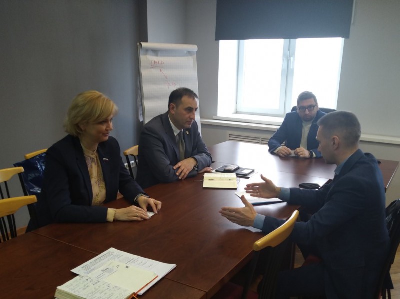 Елена Аржанова приняла участие в совещании по вопросам благоустройства сквера Нестерова
