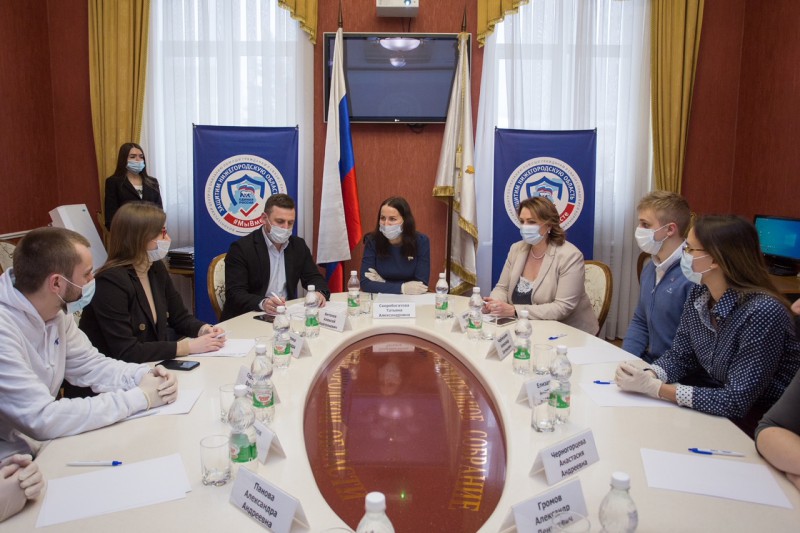Татьяна Скоробогатова приняла участие во встрече с активистами волонтерского центра