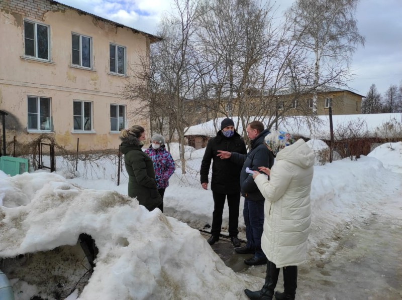 Владимир Поддымников встретился с жителями улицы Радистов по вопросам содержания жилья
