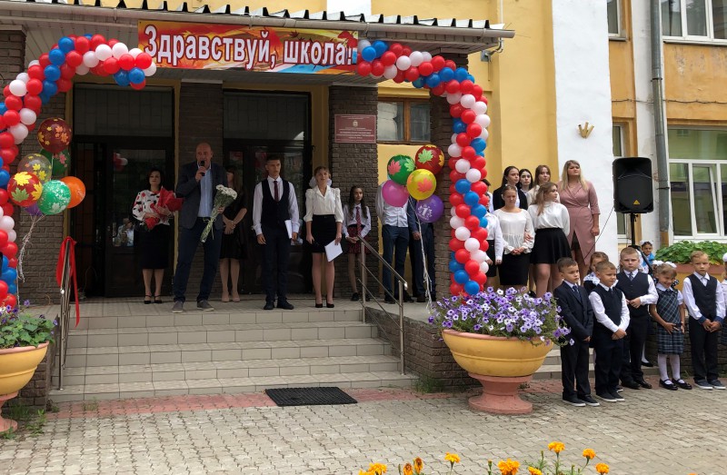 Юрий Ерофеев принял участие в торжественном открытии второго корпуса школы №64 после ремонта