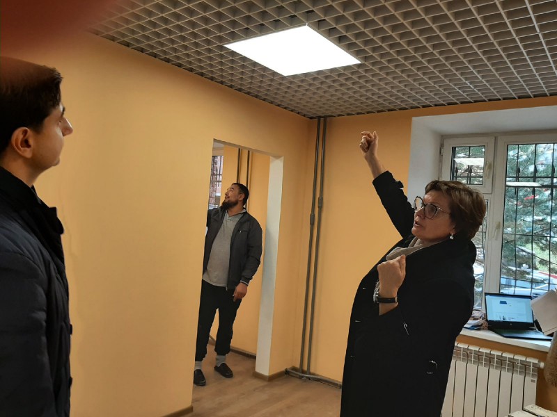 Ольга Балакина проконтролировала ход ремонта помещения соседского центра на улице Нижне-Печёрская